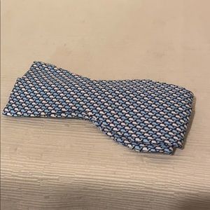Vineyard Vines Whale Design Bow Tie